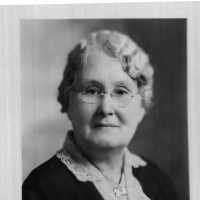 christina_larsson_f_olson_1864_-_1943.jpg